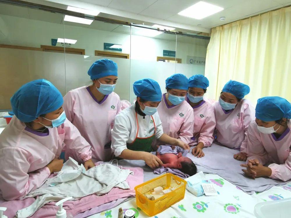 兴县妇婴监护型护送